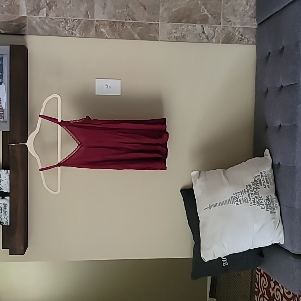 Burgundy Lace Ribbed Tank Top